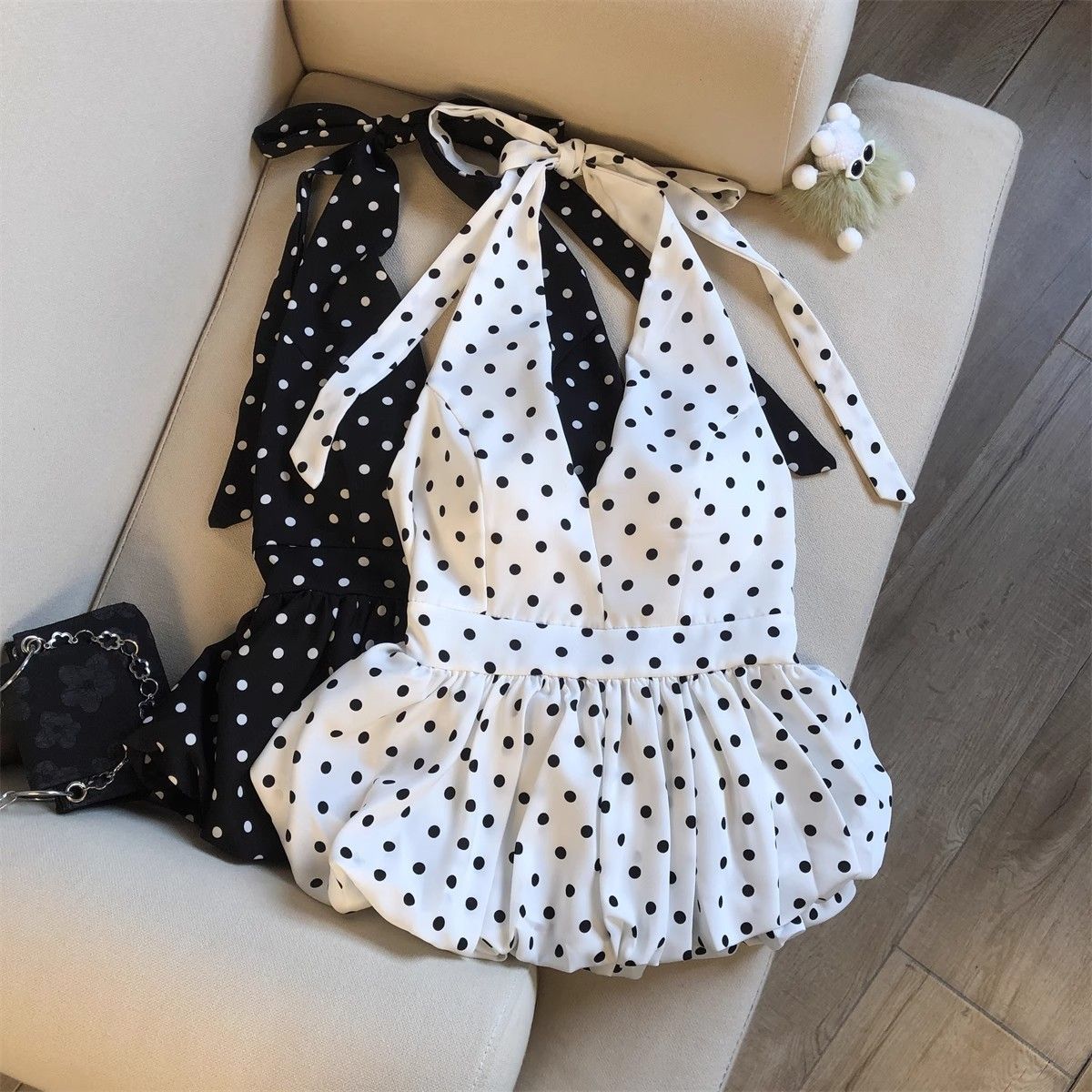 Neck-hanging V-neck Polka-dot Top For Women